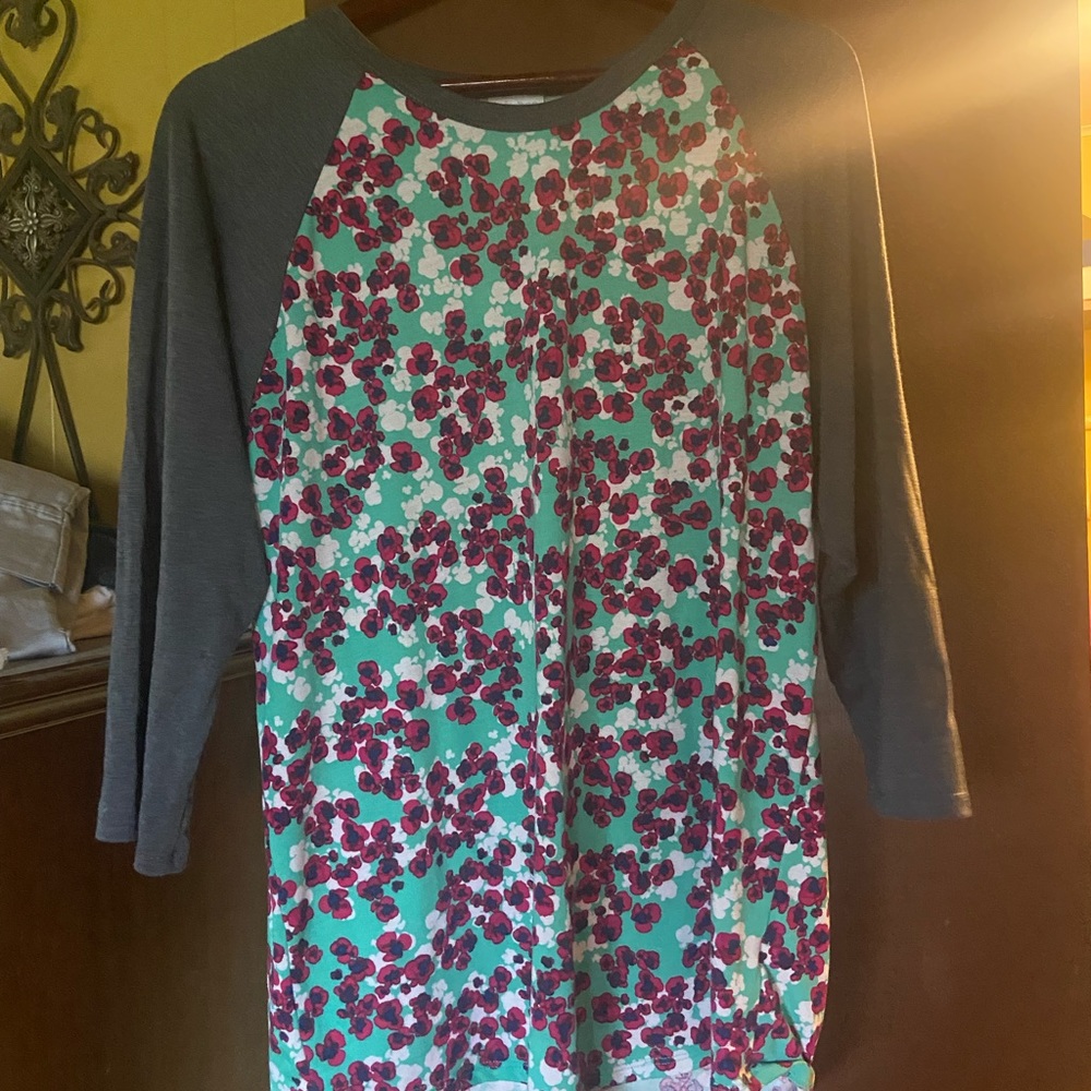 LulaRoe Raglan Tee